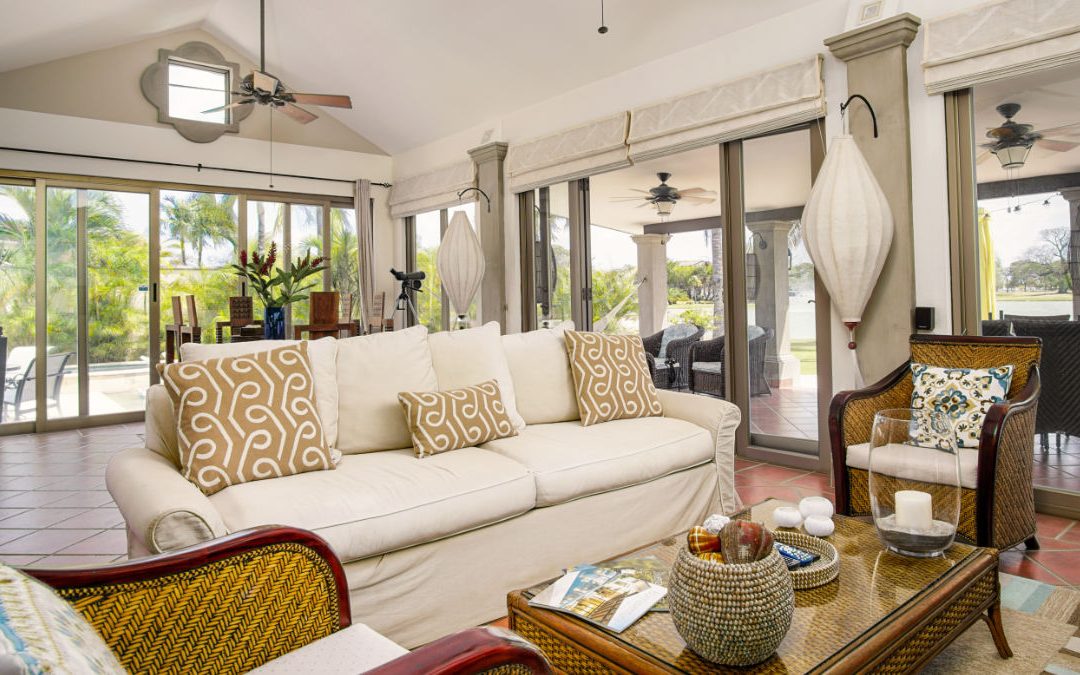 Bright, welcoming short-term rental living room interior at Villa Ibis, demonstrating professional guest-ready presentation.