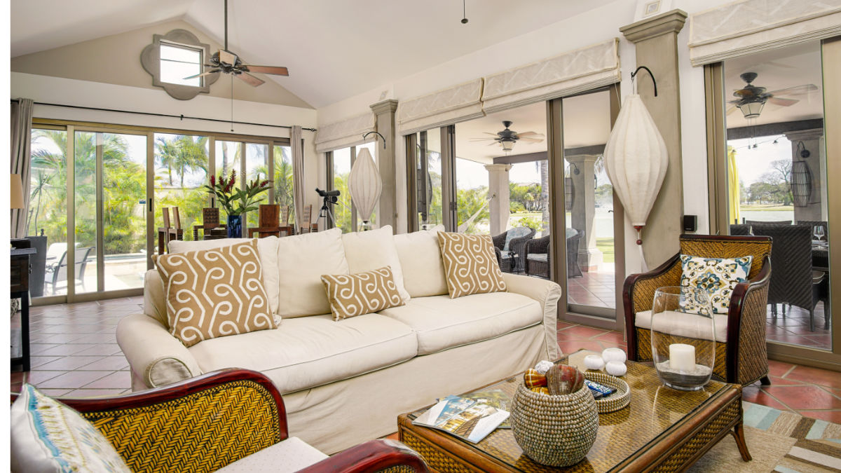 Bright, welcoming short-term rental living room interior at Villa Ibis, demonstrating professional guest-ready presentation.