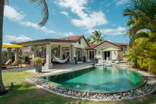 Villa Ibis pool and outside terrace and garden at Buenventura, Panama